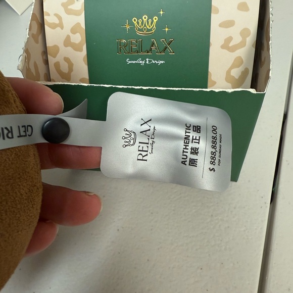 POP SUNDAY Relax Watch Plush Pendant, Confirmed Brown and Black Plush Watch - Picture 6 of 9